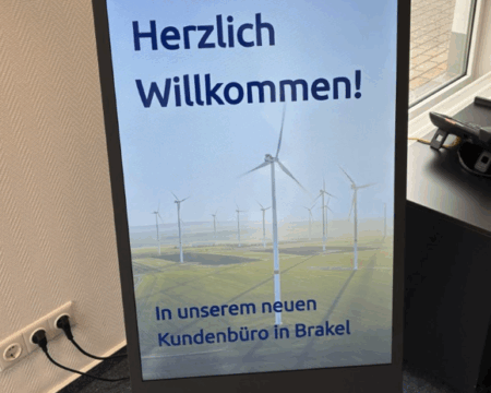Leuchtschrift mit Willkommens Aufschrift